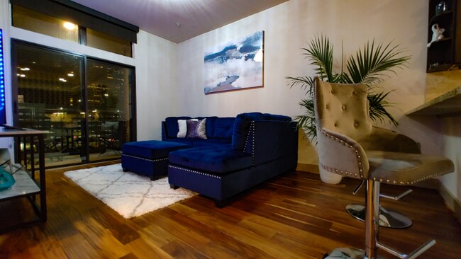 Building Photo - 1520 Fannin St