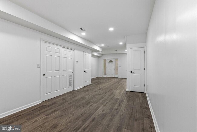 Building Photo - 2719 N 47th St