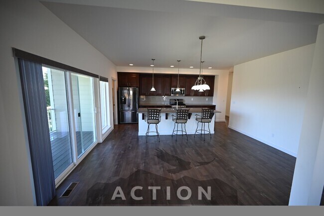 Building Photo - 3 bed 2 bath home in Solana, Sequim