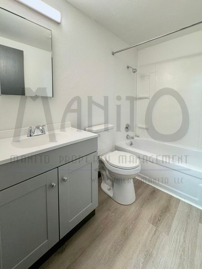 Building Photo - Charming Bungalow