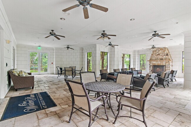 Building Photo - 400 Kelly Plantation Dr