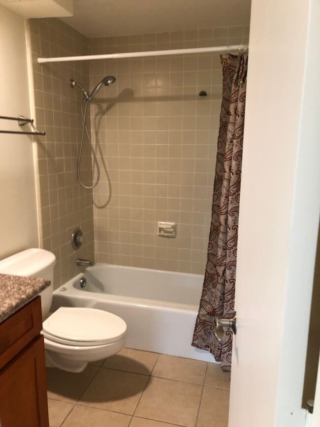 Building Photo - 2 Bed 2 Bath 1 Parking at Marco Polo Apartments, Great Views and Amenities!!!