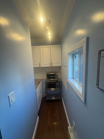 Building Photo - 95 Bynner St