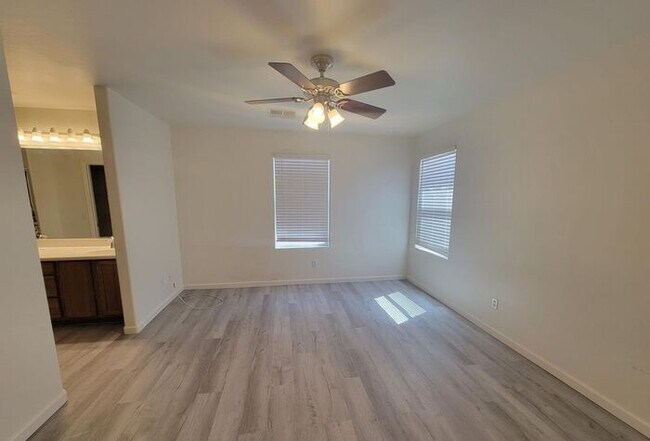 Building Photo - 3 Bedroom, 2.5 Bathroom Home Available Now