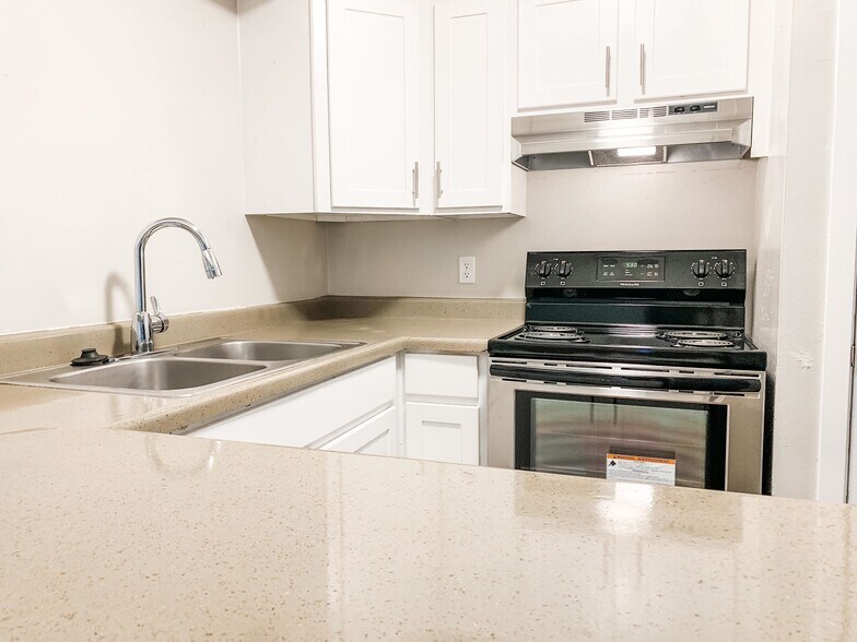 Building Photo - Apartments at Decker Lake – Your Everyday Retreat