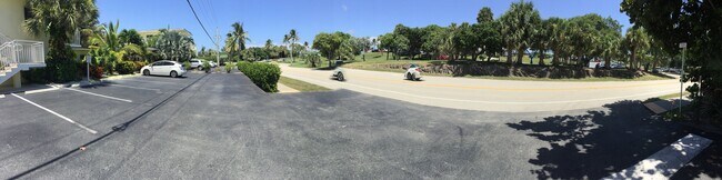 Beach is a stroll across quiet A2A - 6520 N Ocean Blvd