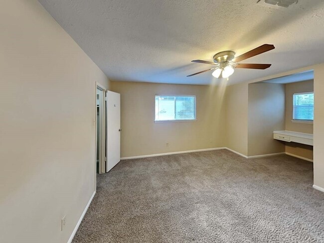 Building Photo - 5702 Kiowa Timbers Dr