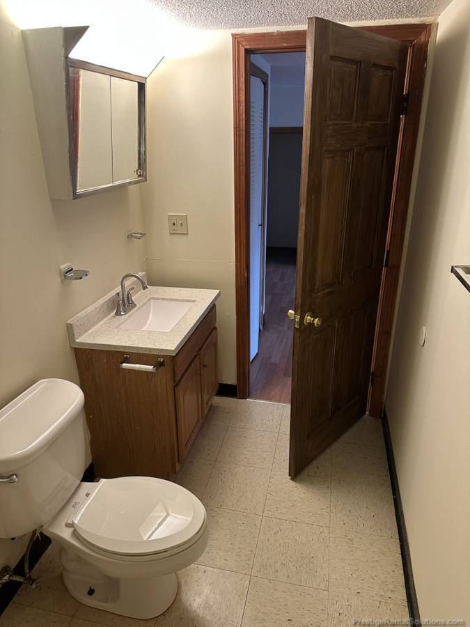 Building Photo - 21 Willow St