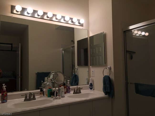 Building Photo - 20 Constitution Way