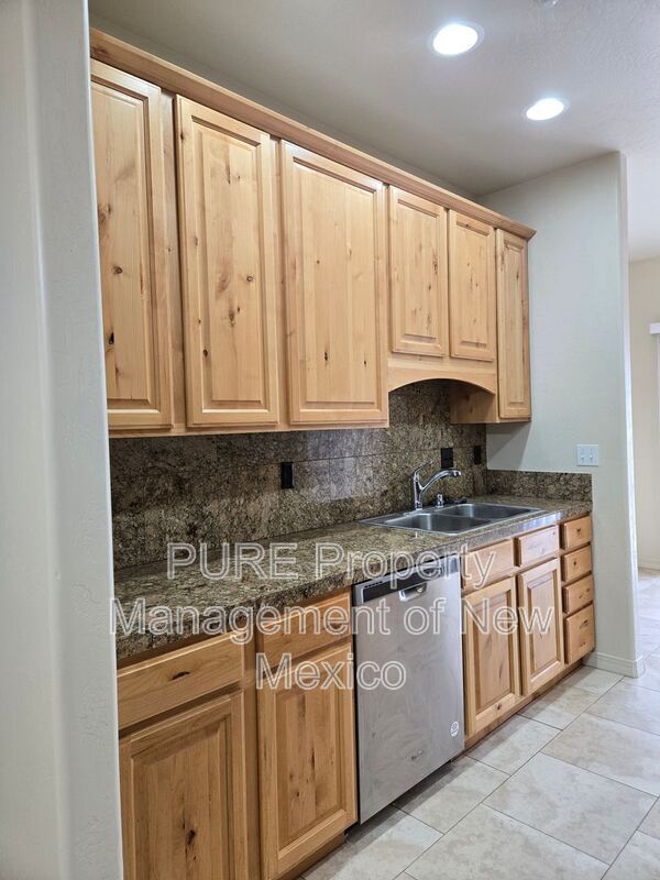 Building Photo - 3900 205 N Butler Ave