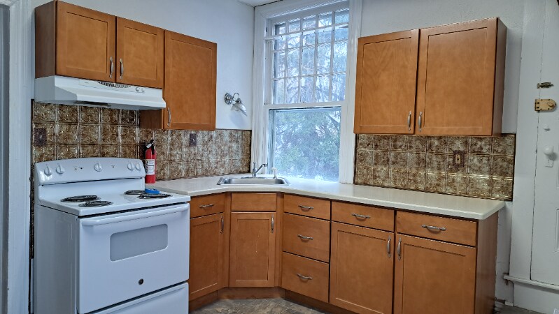 Building Photo - 1720 Capouse Ave