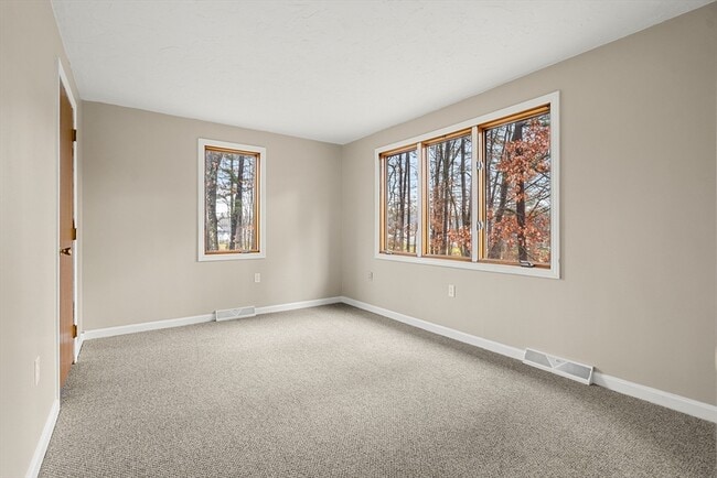 Building Photo - 206 Cardinal Ln