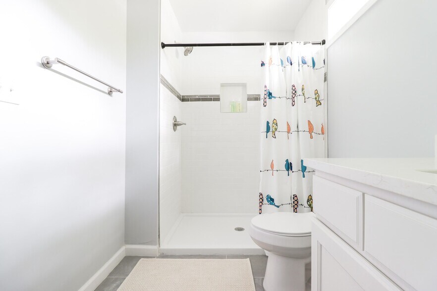 Building Photo - 2213 Fitzgerald Ave