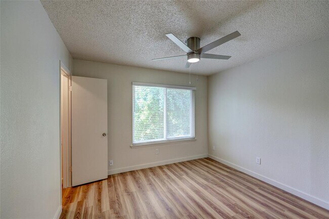 Building Photo - 3438 Willowrun Dr