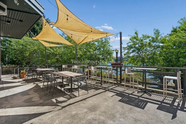 Building Photo - 1630 S Harbor Way