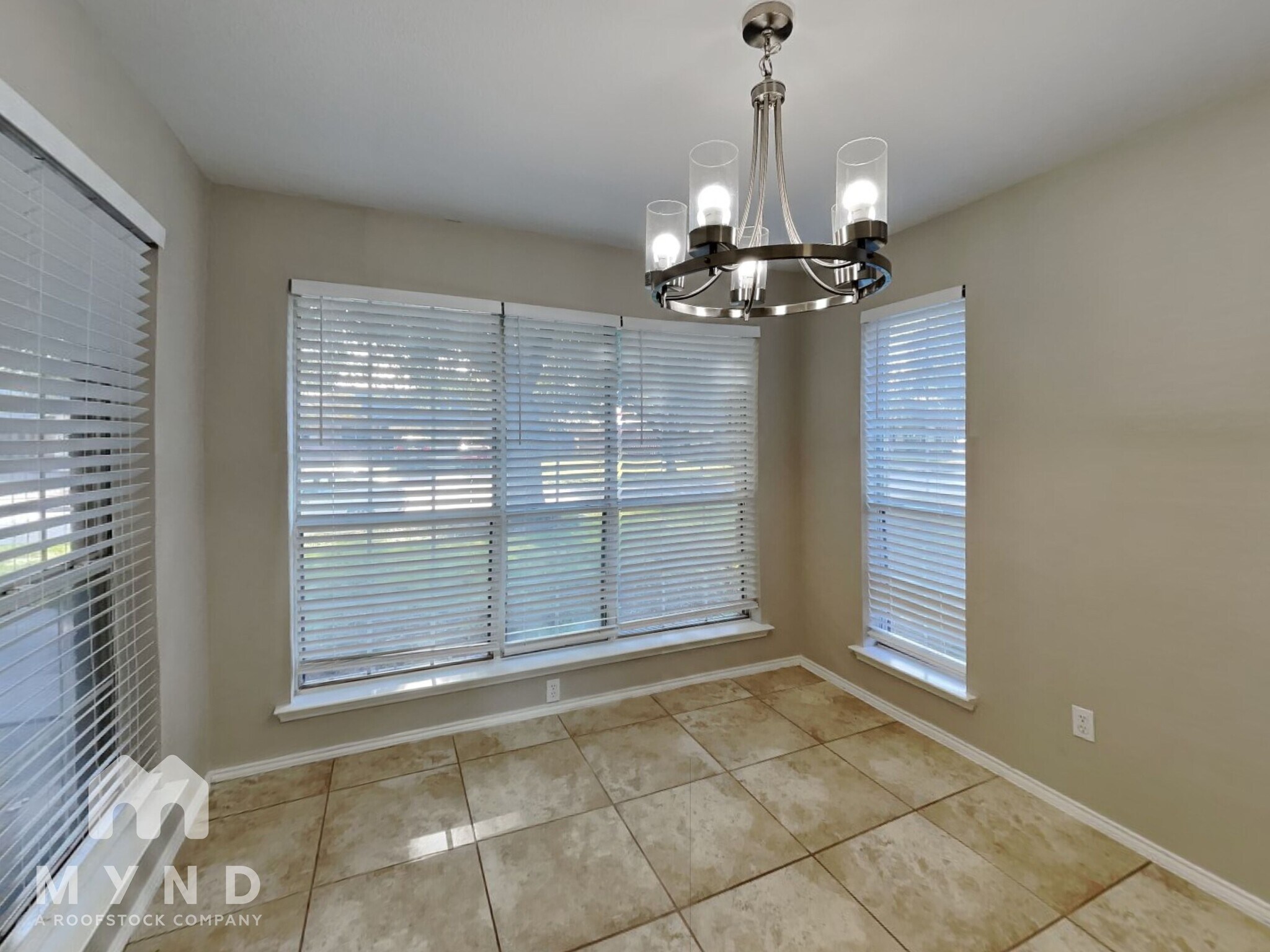 Building Photo - 705 Stonebrooke Dr