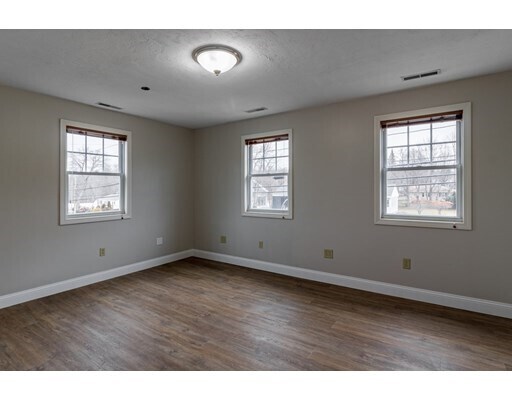 Building Photo - 1640 Bridge St