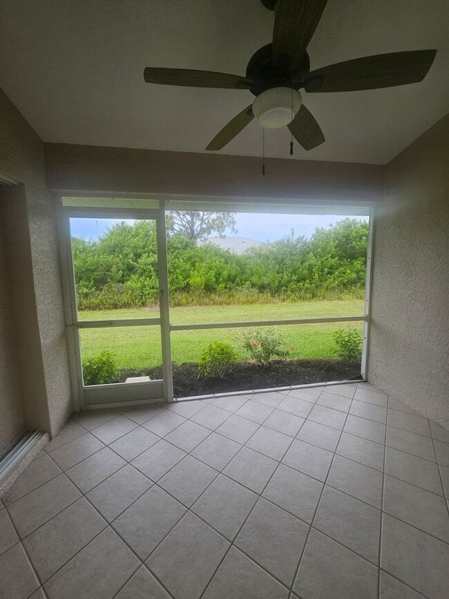 Building Photo - Rotonda Duplex