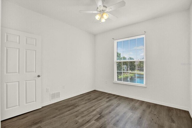 Building Photo - 10201 Courtney Palms Blvd