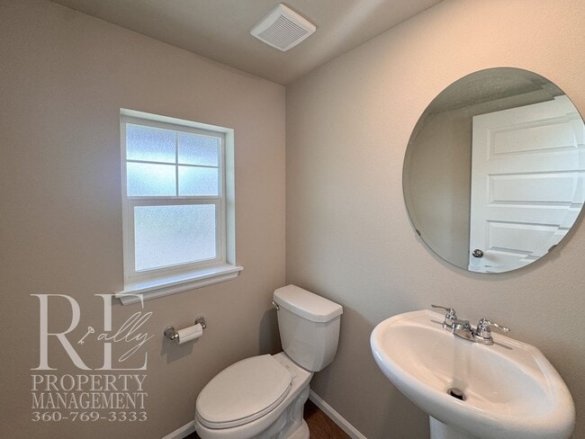 Building Photo - Warm & Inviting 4-Bedroom Home with Vaulted Ceilings, Loft, Fireplace & Fenced Backyard
