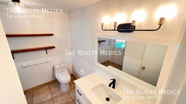 Building Photo - 1009 Alfred Dr