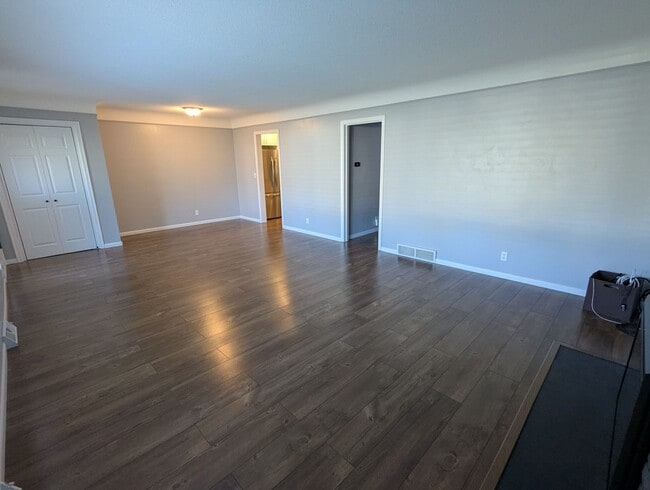 Building Photo - Charming & Spacious Home in the Heart of R...