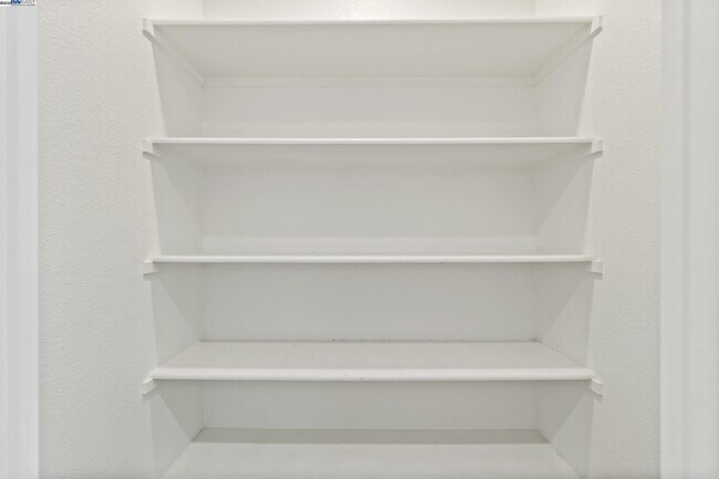 Building Photo - 717 Delaney Pkwy