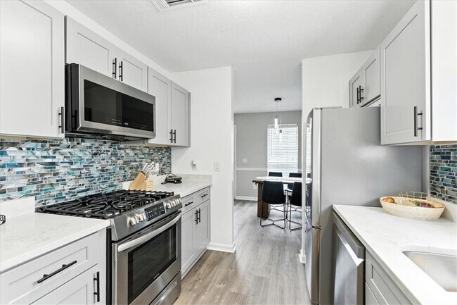 Building Photo - 1524 Springleaf Cir SE