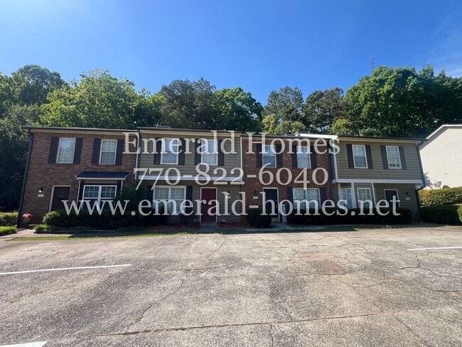 Building Photo - Beautiful 2 bedroom 2.5 bath townhome in Snellville!