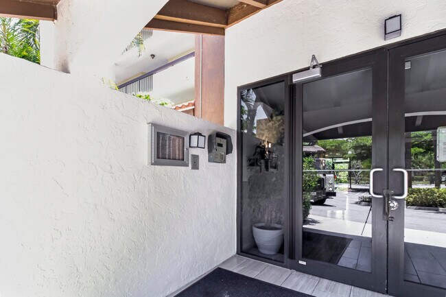 Building Photo - 955 Egret Cir