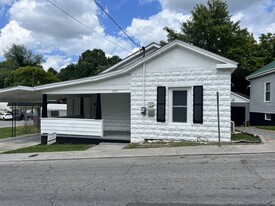 Building Photo - 105 Ash St