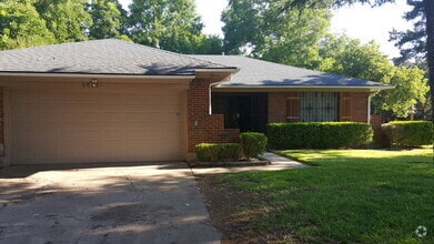 Building Photo - No App Fee. $500 Off 1st Months Rent with ...