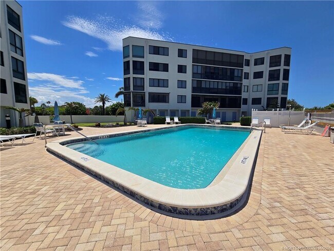 Building Photo - 2375 NE Ocean Blvd