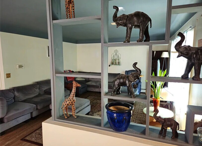 Building Photo - 508 E 9th St