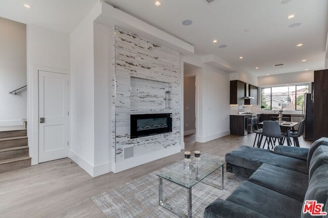 Building Photo - 4830 1/2 Pickford St