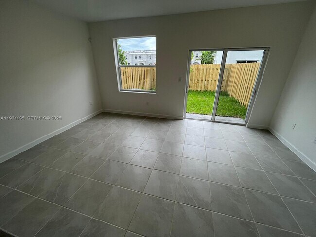 Building Photo - 2696 SE 18th St