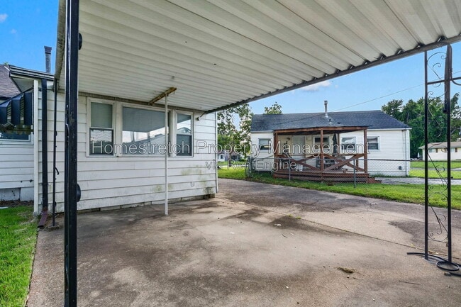 Building Photo - 161 Cameron Rd