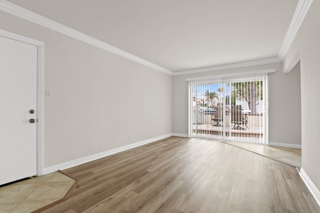 Building Photo - 75 Glendora