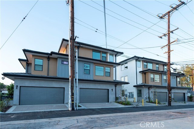 Building Photo - 5922 Encinita Ave