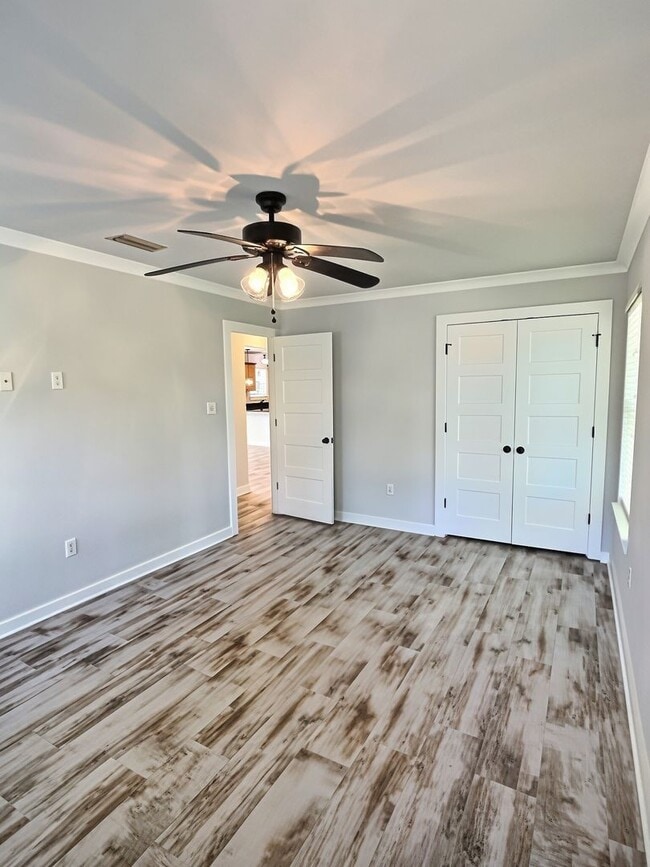 Building Photo - 3/2 Coastal Cottage in Golf Cart District | Ocean Springs School District