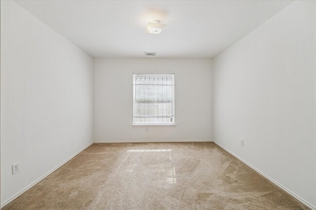 Building Photo - 15627 Haleys Landing Ln