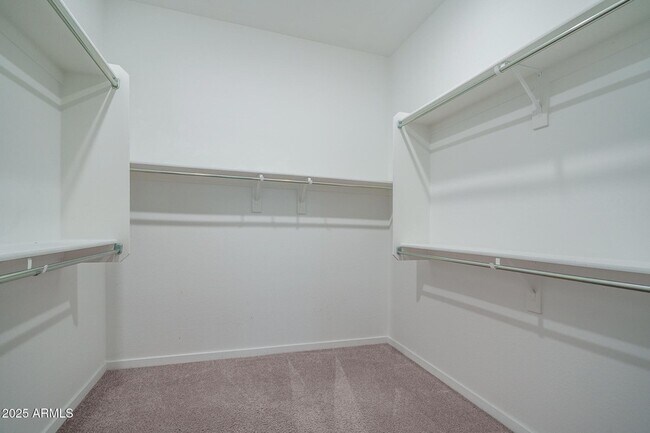 Building Photo - 14084 W Desert Flower Dr