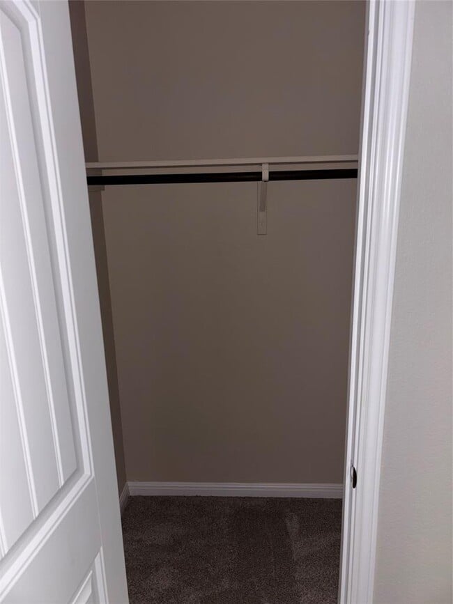 Building Photo - 634 River Bluff Cir