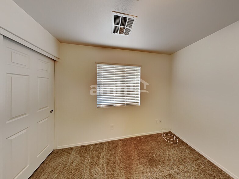 Building Photo - 1735 W Appaloosa Way