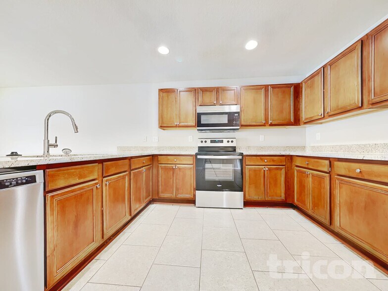 Building Photo - 30801 Temple Stand Ave