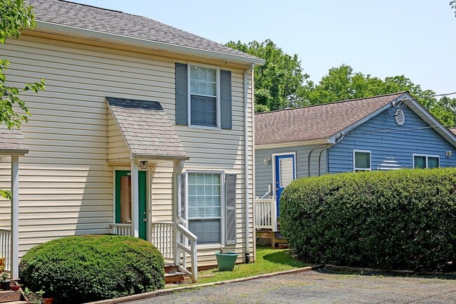 Building Photo - Woolen Mills Duplex Near The Rivanna River