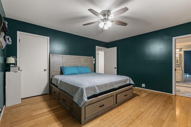 Building Photo - 2002 S 17th St