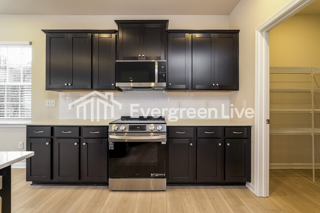 Building Photo - 810 Pear Blossom Ct