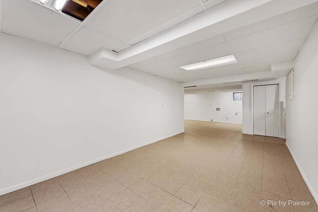 Building Photo - 8508 S Oketo Ave