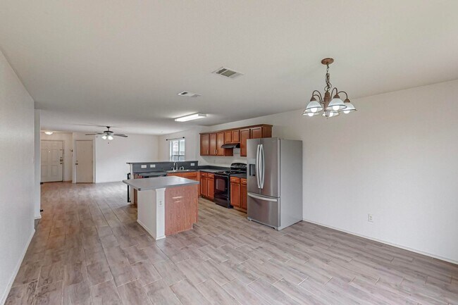 Building Photo - Adorable 3 bedroom 2 bath in Burleson Texas!